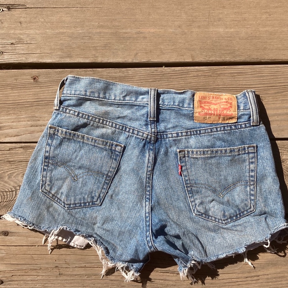 Levi’s cut off jean shorts